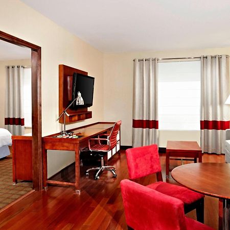 Four Points By Sheraton Calgary Airport Exteriér fotografie