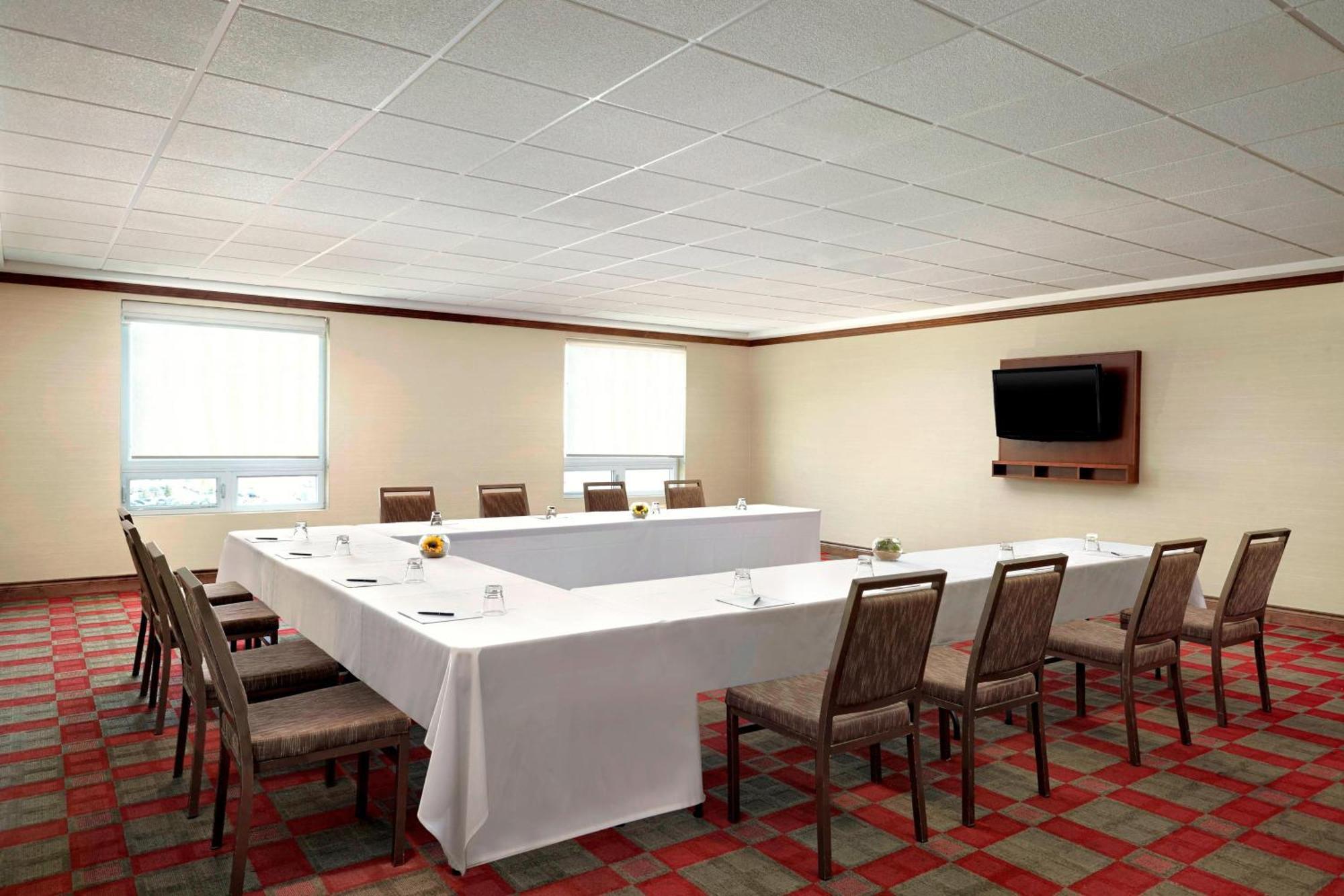 Four Points By Sheraton Calgary Airport Exteriér fotografie