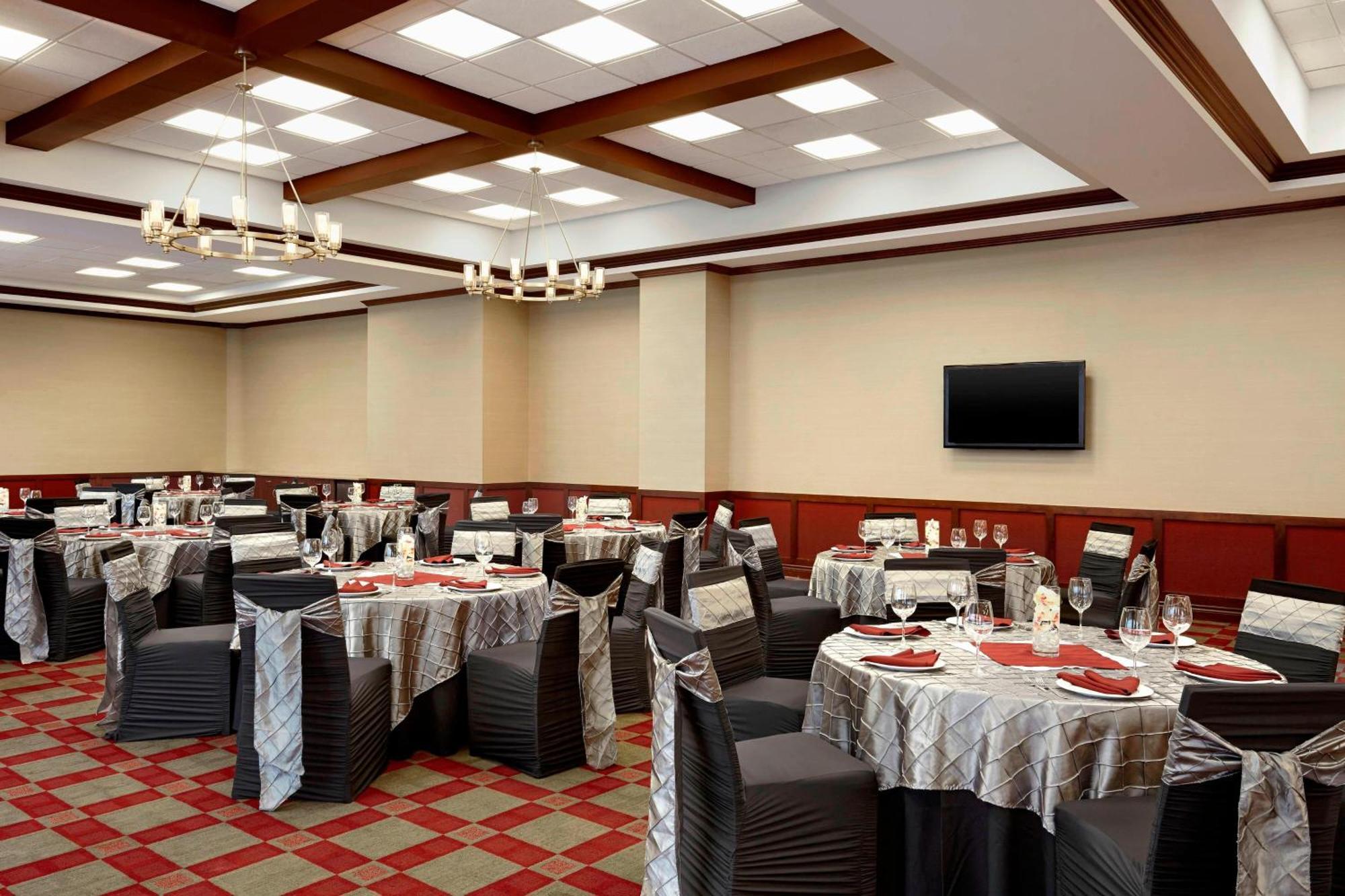 Four Points By Sheraton Calgary Airport Exteriér fotografie